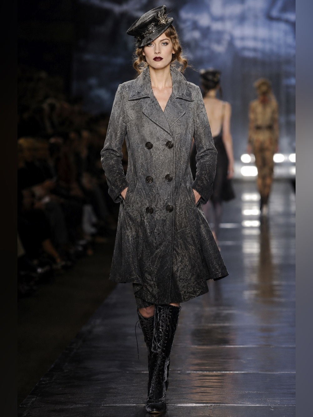 John Galliano Fall/Winter 2006 Archive Ombré Silk Blend Trench Coat Size 6